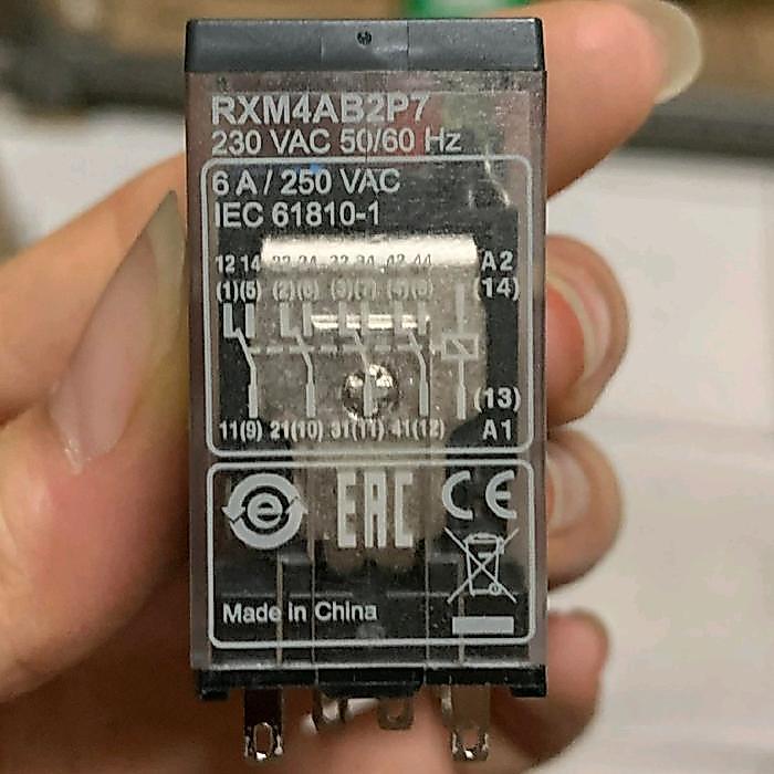 RELAY SCHNEIDER 230VAC RXM4AB2P7 14 PIN 6A 4CO PLUG IN RELAY+SOCKET - TANPA SOCKET