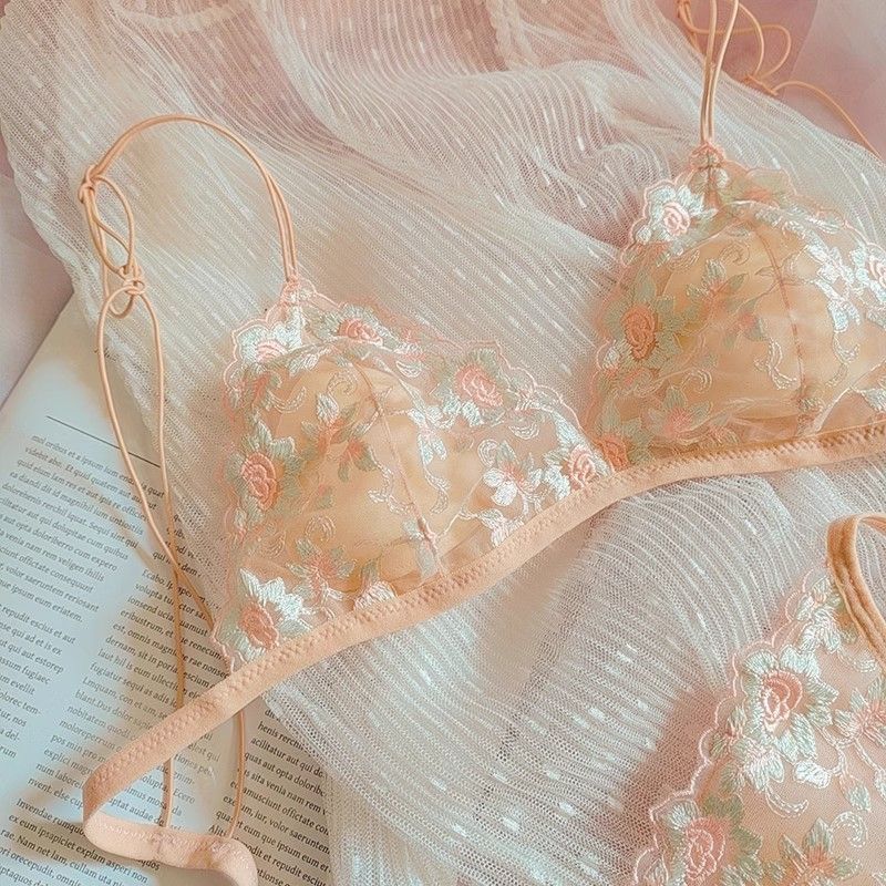 Pusat Pengalaman Terlarang COD  Pakaian Dalam Seksi, Bra Segitiga Tanpa Kawat Berenda Ultra Tipis, T