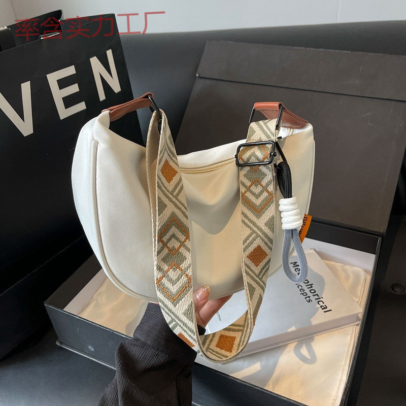 Tas Nylon Kasual Baru Tas Selempang Hot-Selling Tas Dumpling