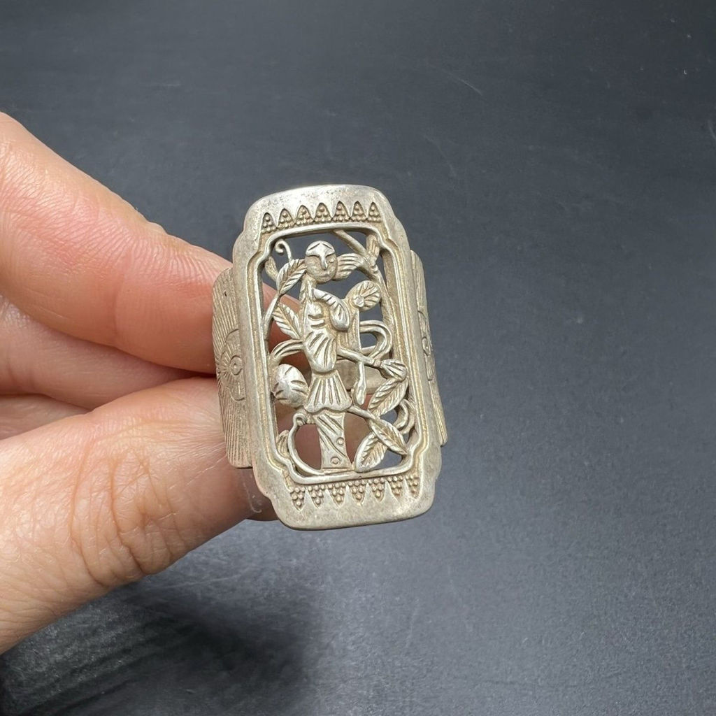 Cincin Antik Antik Perak Tua Tibet Perak Miao Jari Berongga Gambar Cincin Perunggu