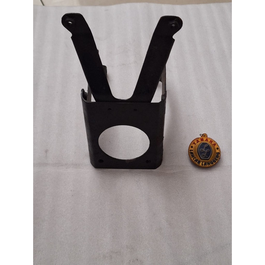 STAY / BRACKET / DUDUKAN TAMENG DEPAN / DASI YAMAHA FORCE1 / F1Z ORIGINAL YGP 3XA-F331A-00-33