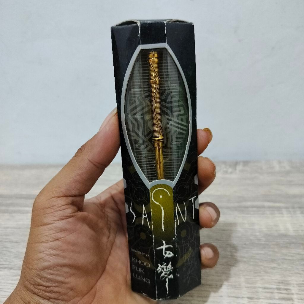 replika senjata tongkat komik hongkong