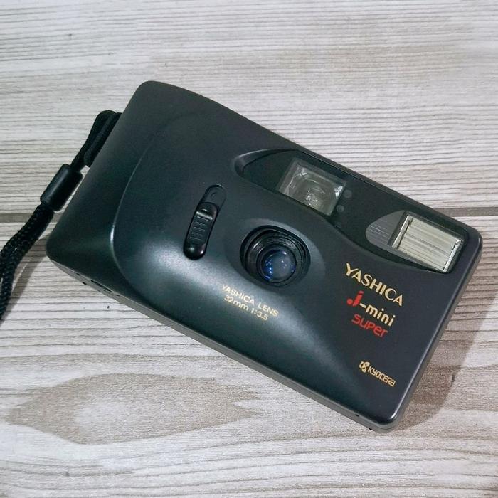 Kamera Analog Yashica J Mini Super