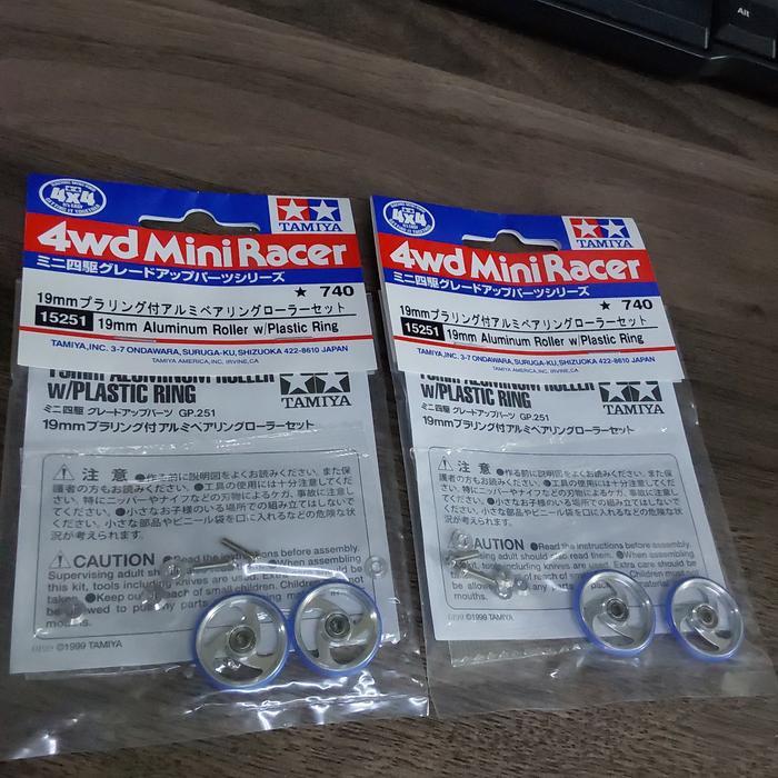 TAMIYA 15251 19MM ALUMINUM ROLLER W/PLASTIC RING [ORIGINAL TAMIYA]