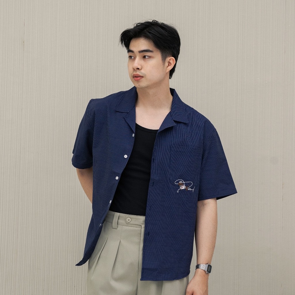 AXEL STRIPPED SHORT SLEEVE SHIRT (NAVY) | KEMEJA GARIS GARIS LENGAN PENDEK PRIA (BIRU TUA)