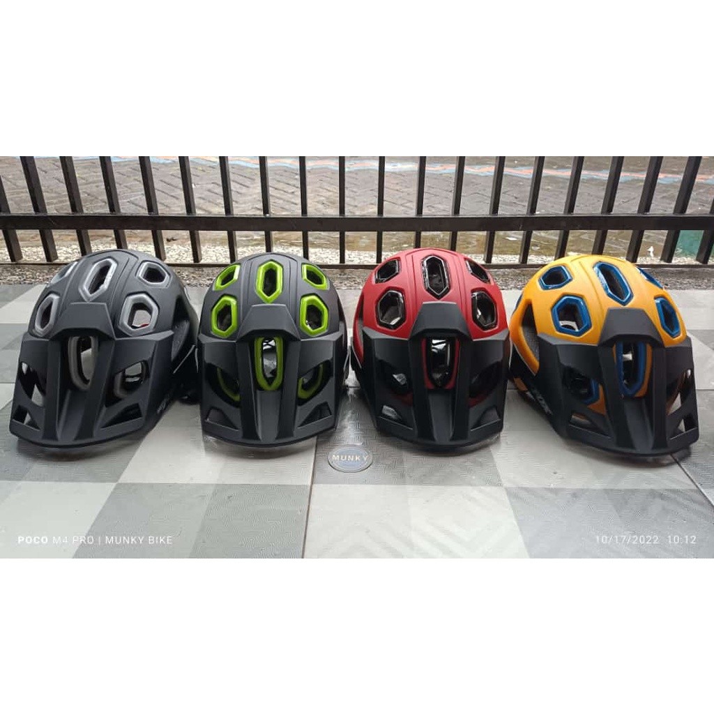 Foto Helm Sepeda Batfox untuk XC AM enduro half face