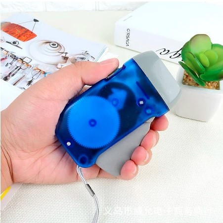 Lampu Senter Pompa Manual Tangan Tanpa Baterai / Lampu Senter LED Tanpa Baterai / Senter LED Darurat