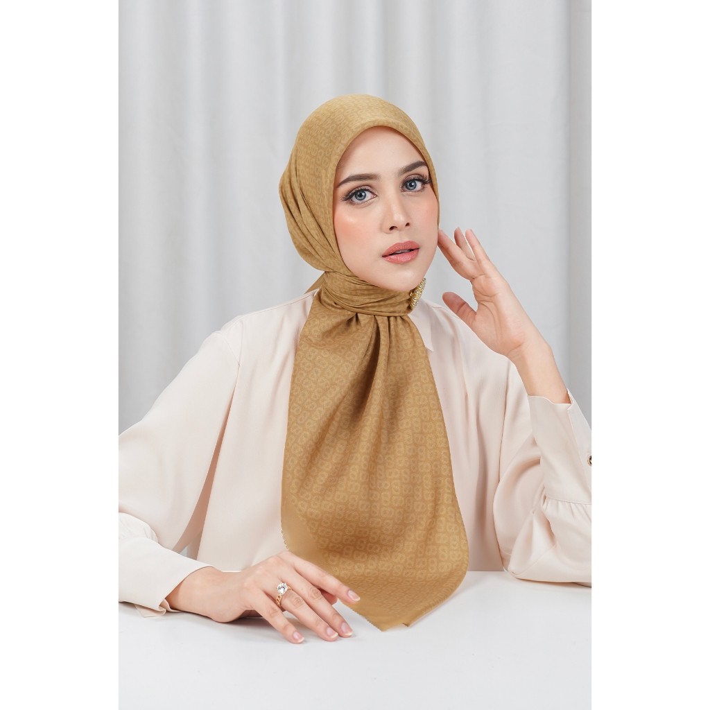 Buttonscarves Tapis Square