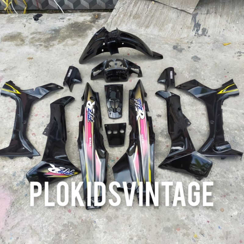 grosir FULL BODY HALUS YAMAHA FIZ R 1997 HITAM SET STRIPING termurah