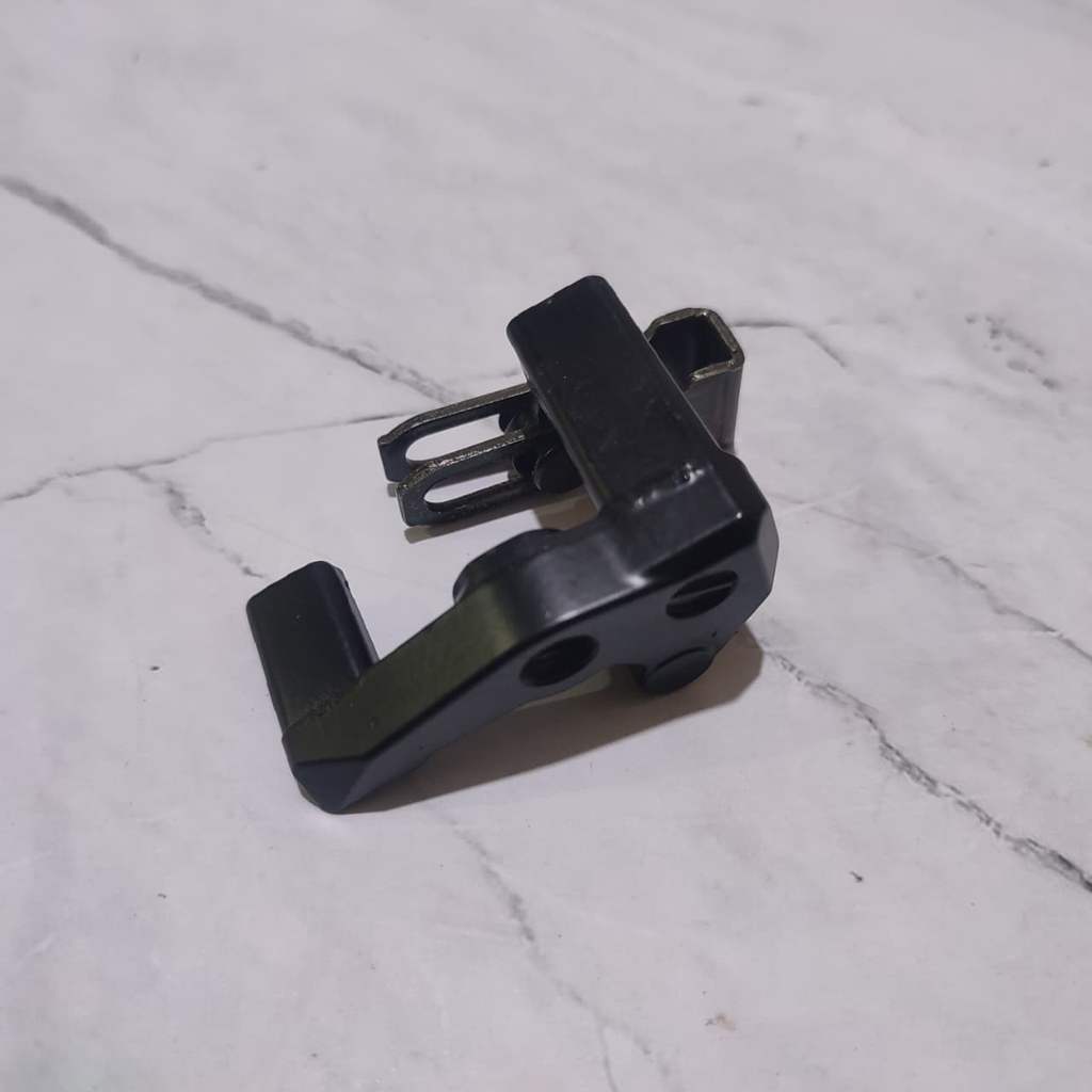 Sambungan handel knocker handle rem kanan Honda Vario 125