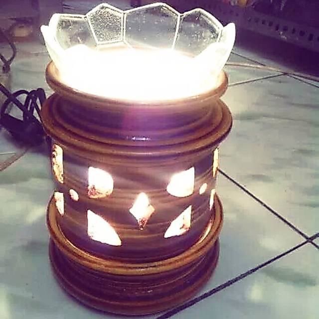 Tungku aromaterapi gerabah elektrik