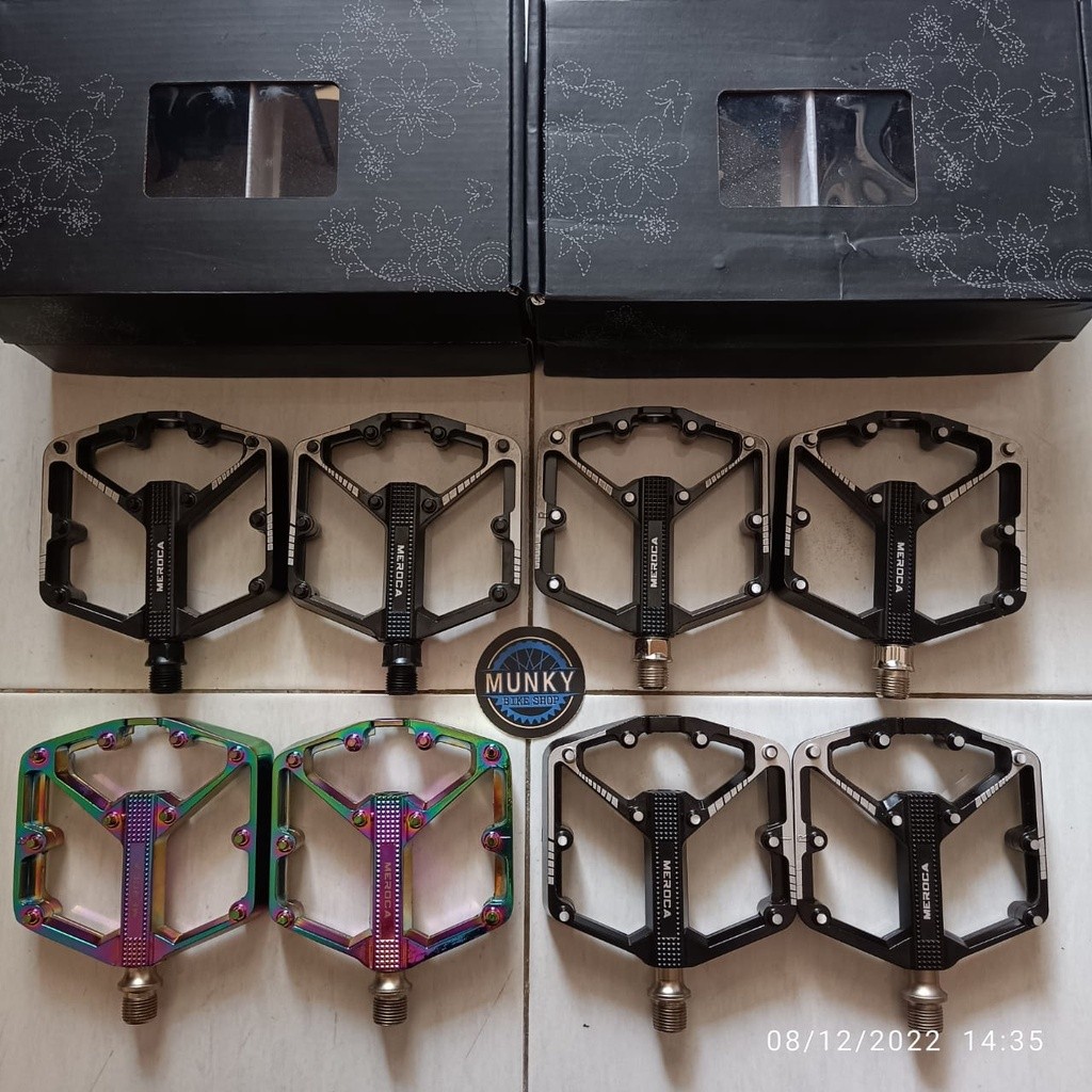 Foto Meroca Pedal Flat dengan 3 Seal bearing DU Bushing Alumunium Tapak Lebar Anti Slip untuk Sepeda