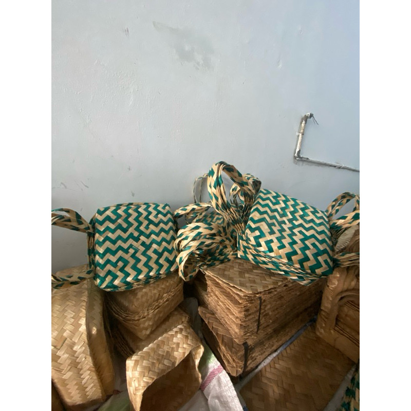 Besek Jinjing 20X20 Besek Warna Warni Besek Zigzag Besek Cangking Untuk Hajatan