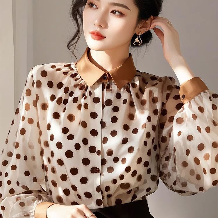 Atasan kemeja longgar polkadot wanita