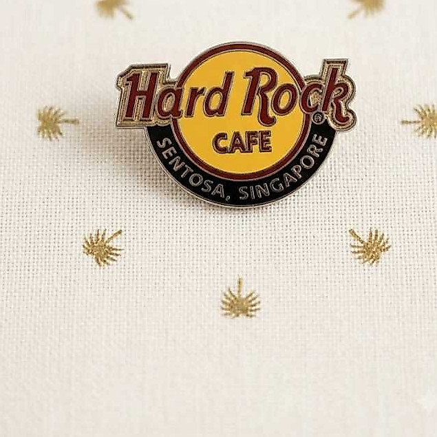 Pin Koleksi Hard Rock Cafe Singapore