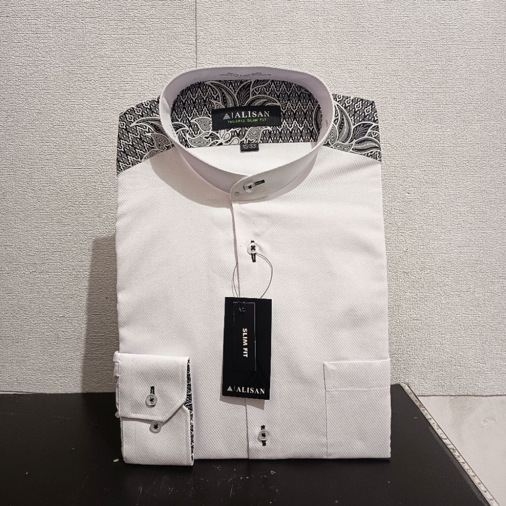KOKO LENGAN PANJANG SLIMFIT ALISAN Dobby Koko Putih Pundak Batik Print