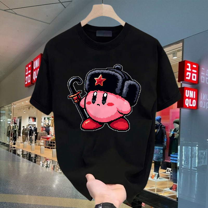Kaos Pendek Karakter Pink Prajurit Retro Dengan Topi Ushanka Dan Simbol Bintang, Kaos Unisex Oversiz
