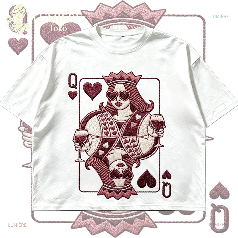 Kaos Oversize Wanita Putih Motif Kartu Remi Ratu Hati Merah Minuman Anggur Efek Bordir Gaya Retro Vi