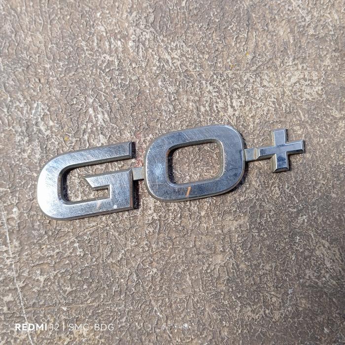 logo emblem tulisan GO+  bekas Datsun
