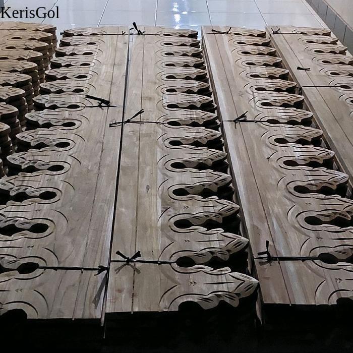 Lisplang Cemara Ukir Bolong Kayu Jati Lebar 30 cm GL3