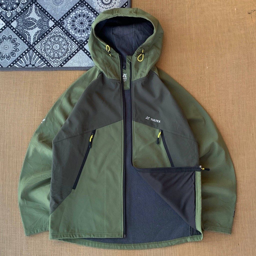 jaket  Tultex Softshell size L (seperti baru)
100% original 290826K
