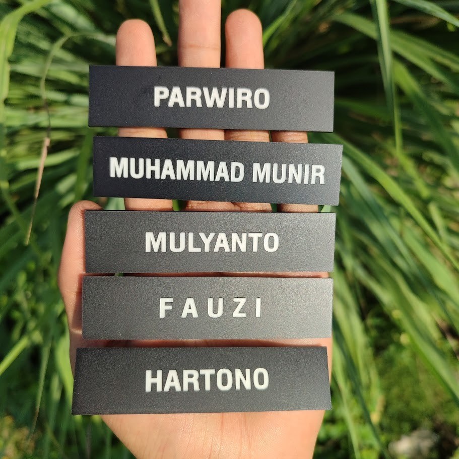 

SEHARI JADI !!! NAME TAG GRAFIR LASER | PAPAN NAMA DADA AKRILIK DOFF GRAFIR LASER | NAMETAG PREMIUN GRAFIR MAGNET PENITI