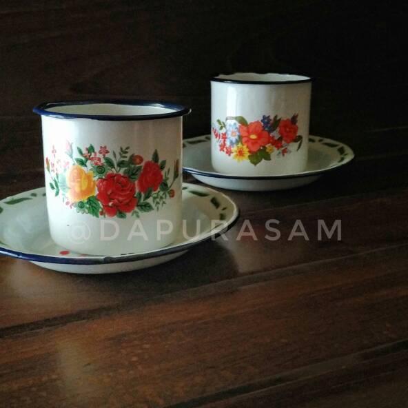 Set 2 Gelas Enamel Kembang 7cm + Pisin / Lepek / Piring Enamel 14cm