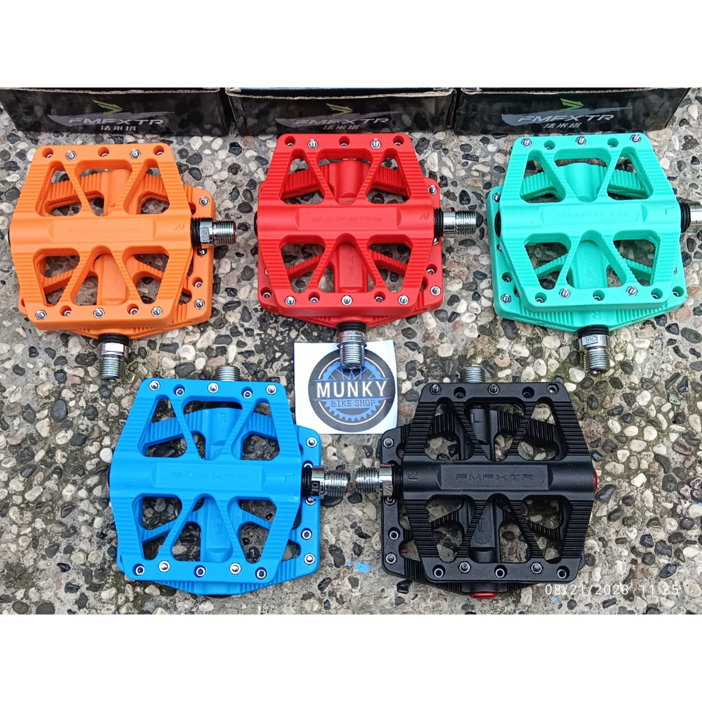 Foto Pedal Flat FMFXTR tapak lebar anti slip DU bushing & bearing Nylon fiber untuk XC AM enduro