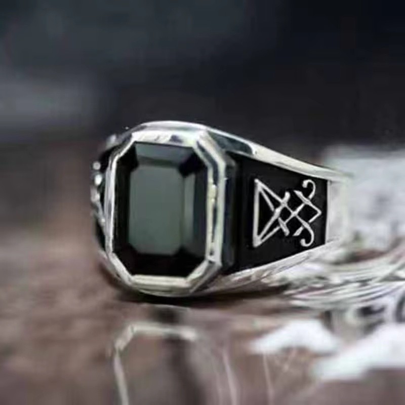 Cincin Segel Lucifer Gotik Vintage, Cincin Segel Baja Anti Karat Punk dengan Batu Hitam, Perhiasan P