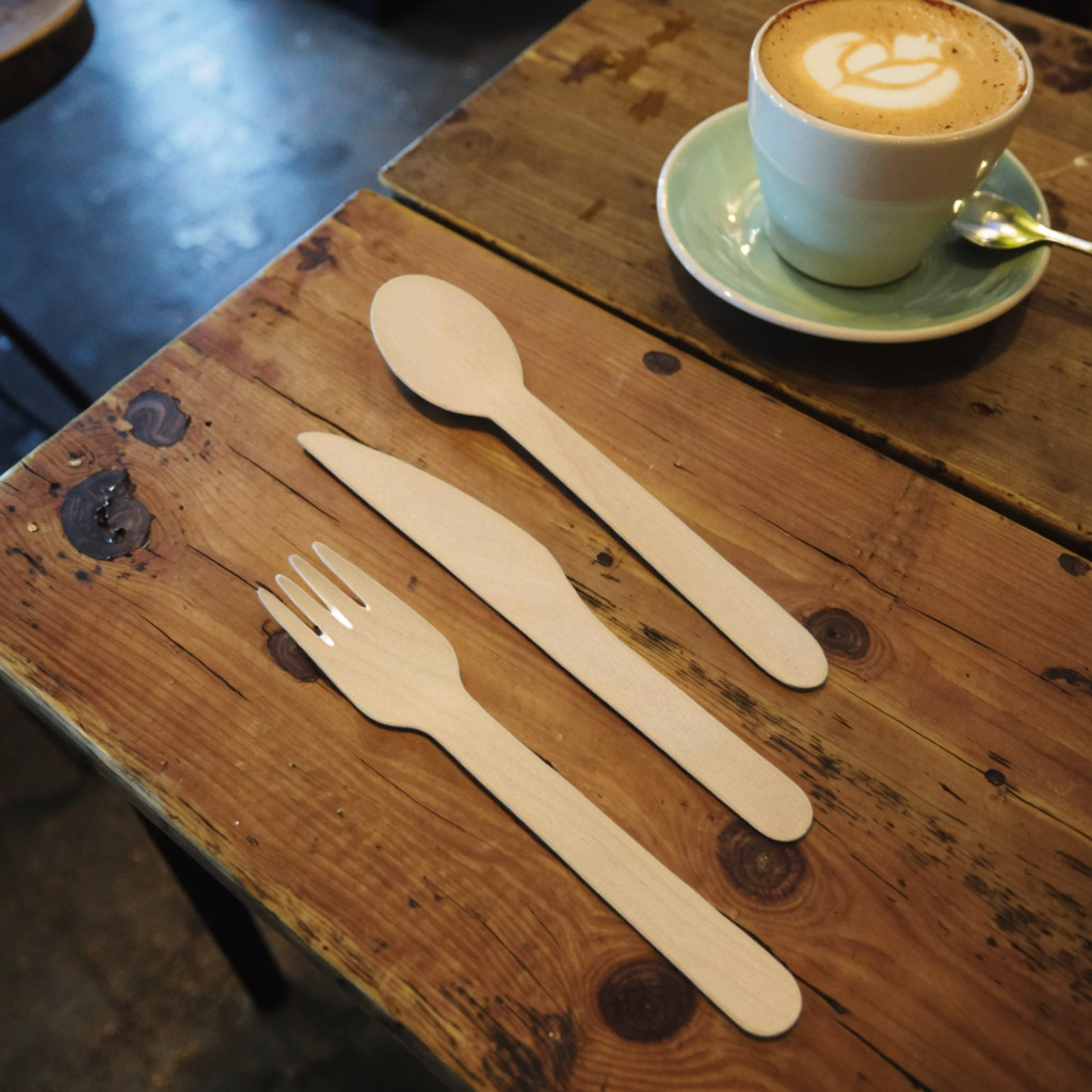 Factory Price Disposable Wooden Spoon Fork  Biodegradable Wood Tablee Cutlery Set for Camping Hotel 