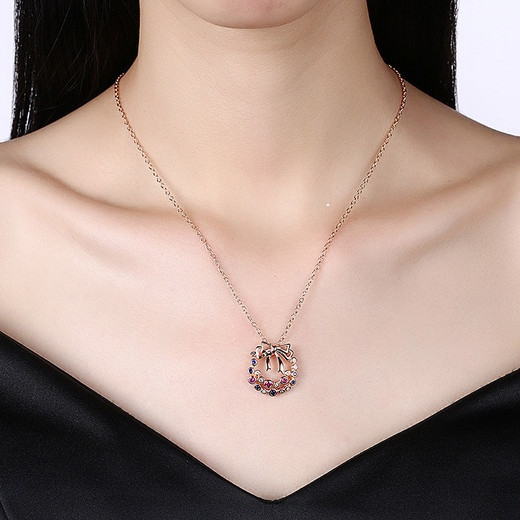 Kalung Wanita Berlapis Rose Gold dengan Liontin Pita Elegan, Kristal Austrian Warna-Warni Berkilau, 