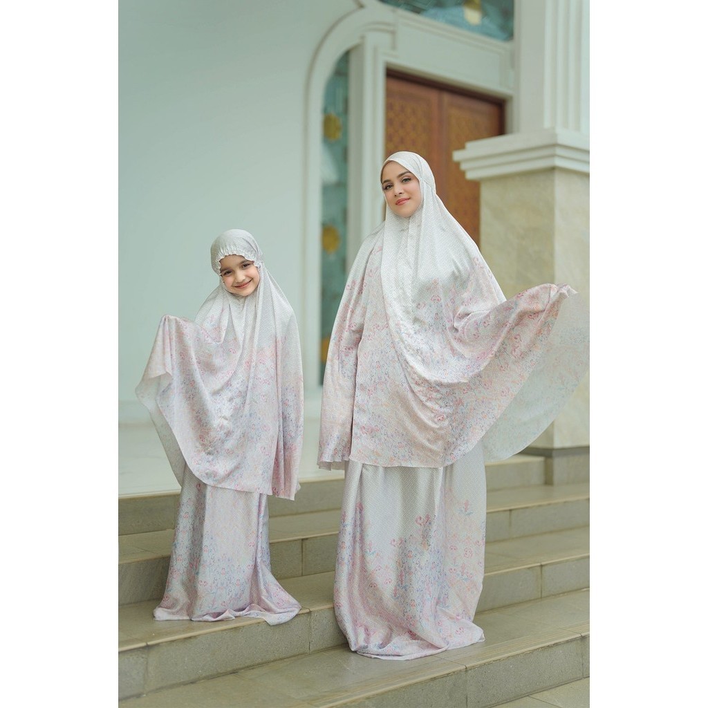 Buttonscarves The Granada Prayer Robe Kids - White Pink
