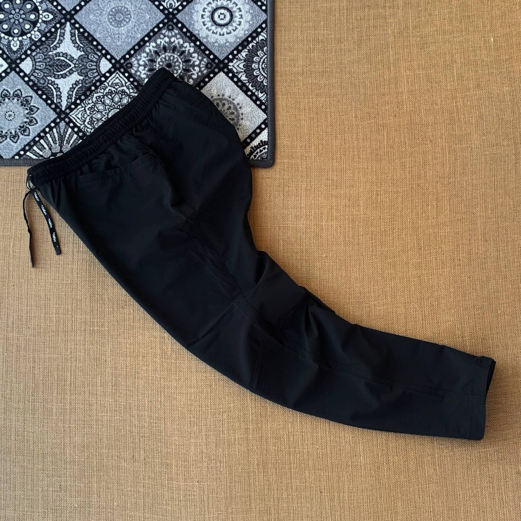 celana Fieldcore Packable size L (32-34) seperti baru
100% original 120926F
