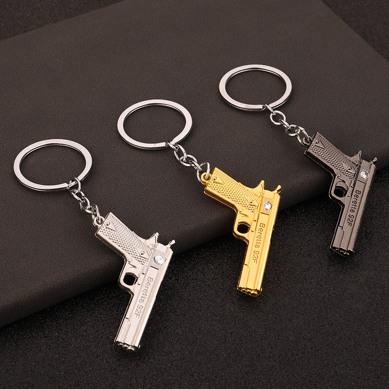 Handgun keychain Desert Eagle Handgun Metal Pendant Key Chain Car Backpack Key Men Ladies Couple Fri