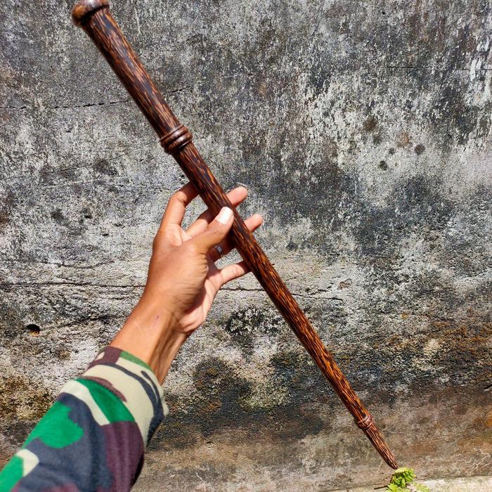 Tongkat komando kayu bertuah liwung macan