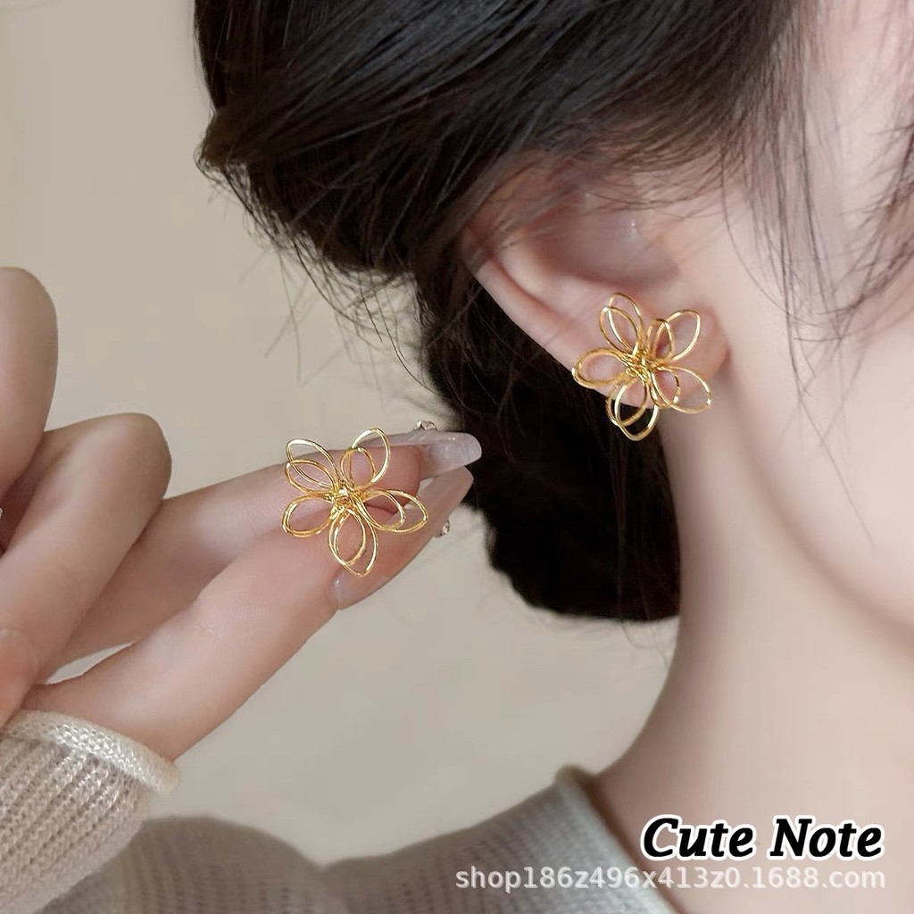Anting-anting bunga kecil yang lucu anting kecil emas anting gaya bohemian kelas atas serbaguna C138