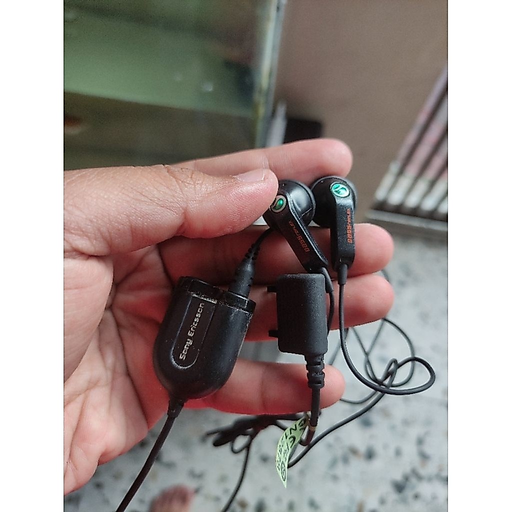 headset sony Ericsson HPM-64D originall