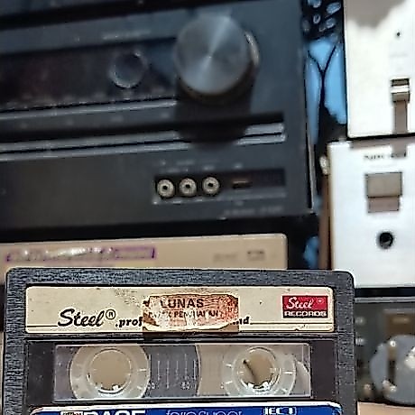 kaset pita electric music