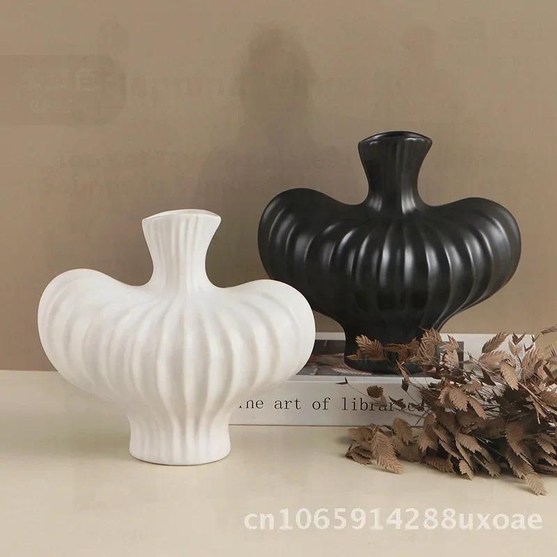 Modern Minimalist Ceramic Vase Ornaments - Light Luxury High-End Sense Decor for Living Room Entranc