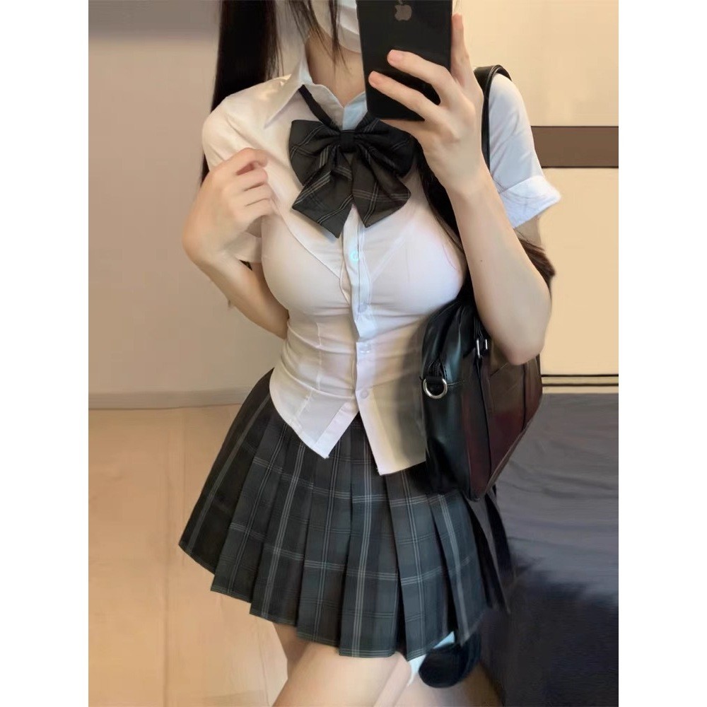 Set Wanita QX-6645 Seragam JK Rok Kotak Plisket Kemeja Putih Lengan Pendek Slim Fit Seragam Sekolah 