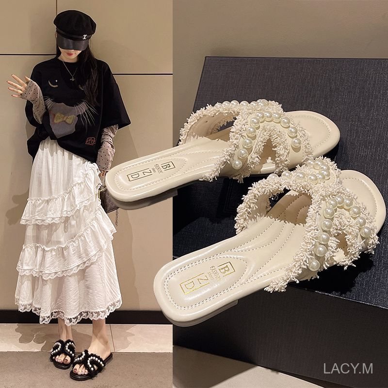 Sepatu wanita bergaya Chanel yang modis sandal mutiara untuk wanita sandal selop kasual trendi sanda