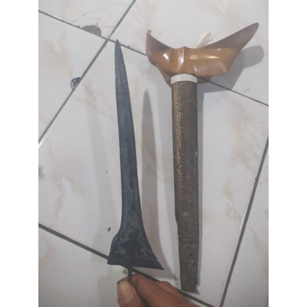 Keris Jawa Lurus, Tradisional Warangka Gayaman Pendok Ukir Kuningan Klasik
