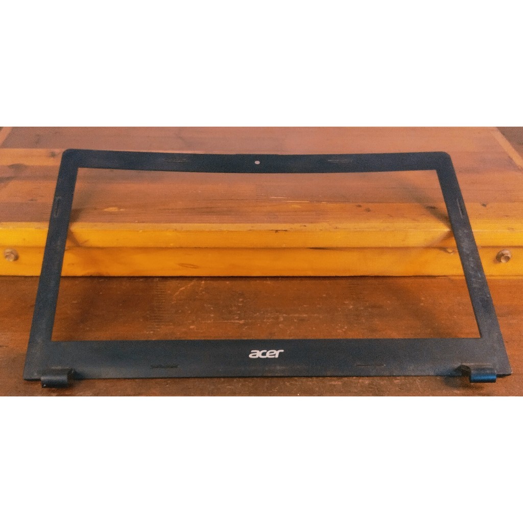 Casing Frame LCD Bezel Laptop Acer One 14 Z1401