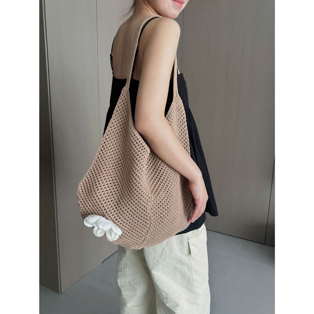 Tas Rajut Selempang Wanita Aesthetic dengan Hiasan Bunga Daisy