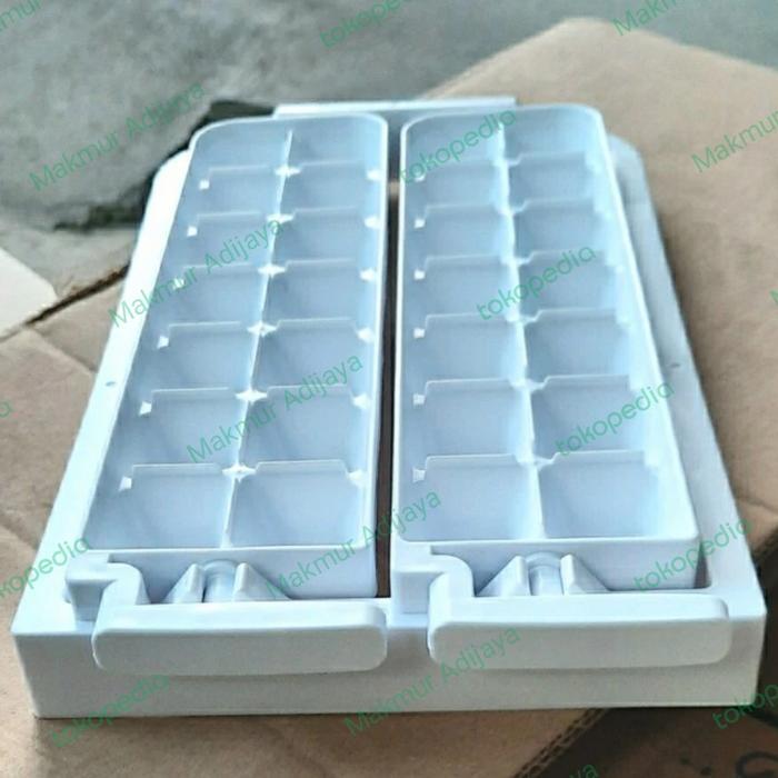 Cetakan Es Ice Twist Maker assy kulkas sharp 2 pintu original