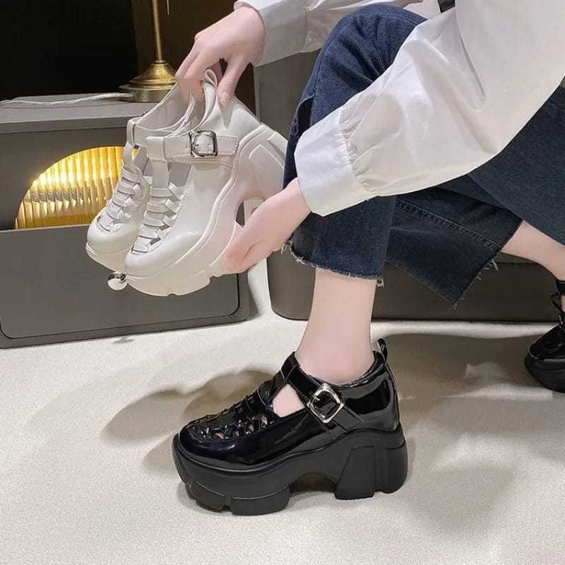 GOLIASPOTSHOP  Sepatu Wanita Wedges Korea Sol Tinggi Gesper