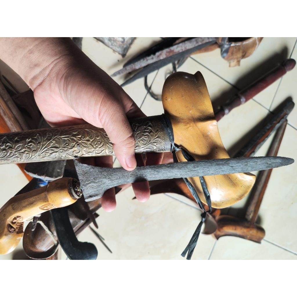 Keris Jimatan Patrem Lurus Sepuh Kuno Warangka Gayaman Solo Pendok Ukir Klasik Tosan Aji