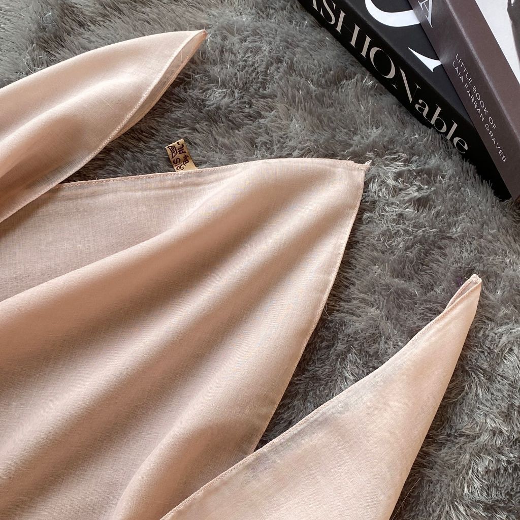 Hijab Paris Premium Almahira Terlaris Shopee Bahan Halus Berkualitas Hijab Segiempat Paris Premium A