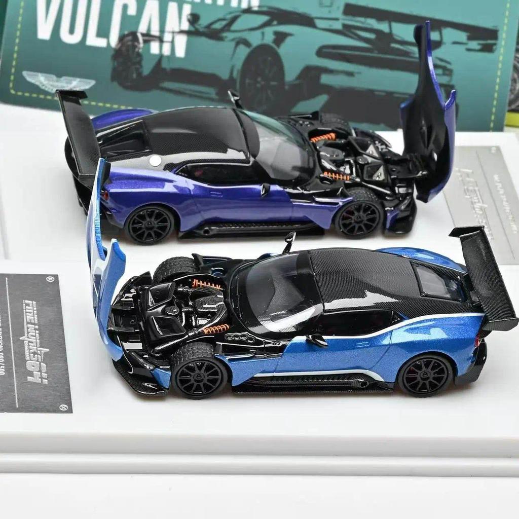 FineWorks 1:64  Martin Vulcan Light blue simulation alloy car model