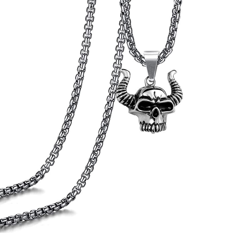 Titanium Steel Cast Stainless Steel Kalung Liontin Punk Croissant Tengkorak Pria Punk